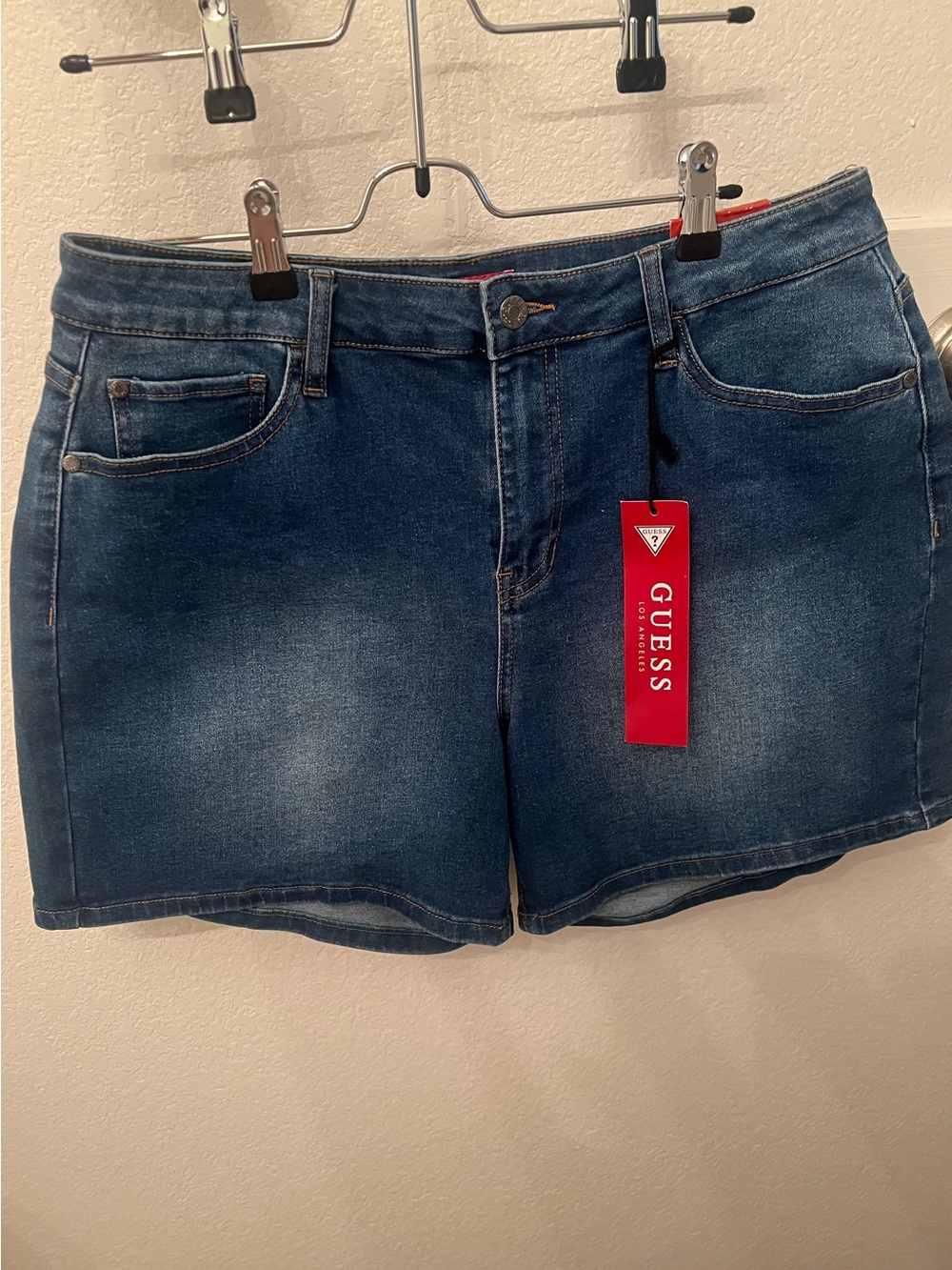 NWT GUESS Medium Wash Jenna Relaxed Denim Shorts